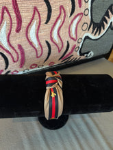 Load image into Gallery viewer, Bee Knot Headband