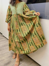 Load image into Gallery viewer, Tiger Stripe Boho Dress