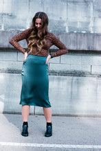 Load image into Gallery viewer, Leopard Mock Neck Fitted Knit Top