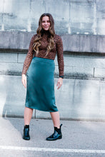 Load image into Gallery viewer, Leopard Mock Neck Fitted Knit Top