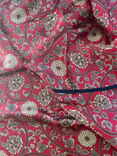 Load image into Gallery viewer, Silk Neck Scarf
