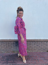 Load image into Gallery viewer, Silky Pleated Leopard Dress
