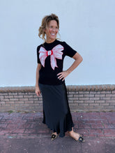 Load image into Gallery viewer, Black Bow Sweater
