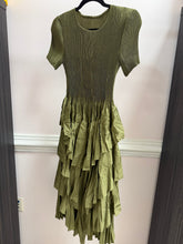 Load image into Gallery viewer, Silky Pleated Ruffle SS Dress

