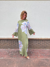 Load image into Gallery viewer, Flower Caftan Maxi Dress
