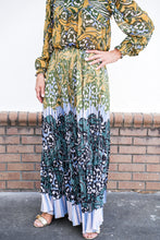 Load image into Gallery viewer, Sharvi Pleated Set
