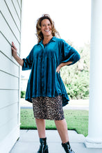 Load image into Gallery viewer, “Vanessa” Velvet Tunic
