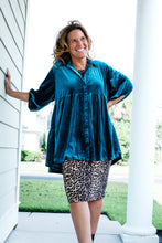 Load image into Gallery viewer, “Vanessa” Velvet Tunic
